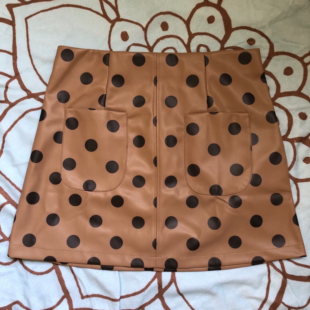 ✨NWT! ZARA polka dot skirt | Faux Leather